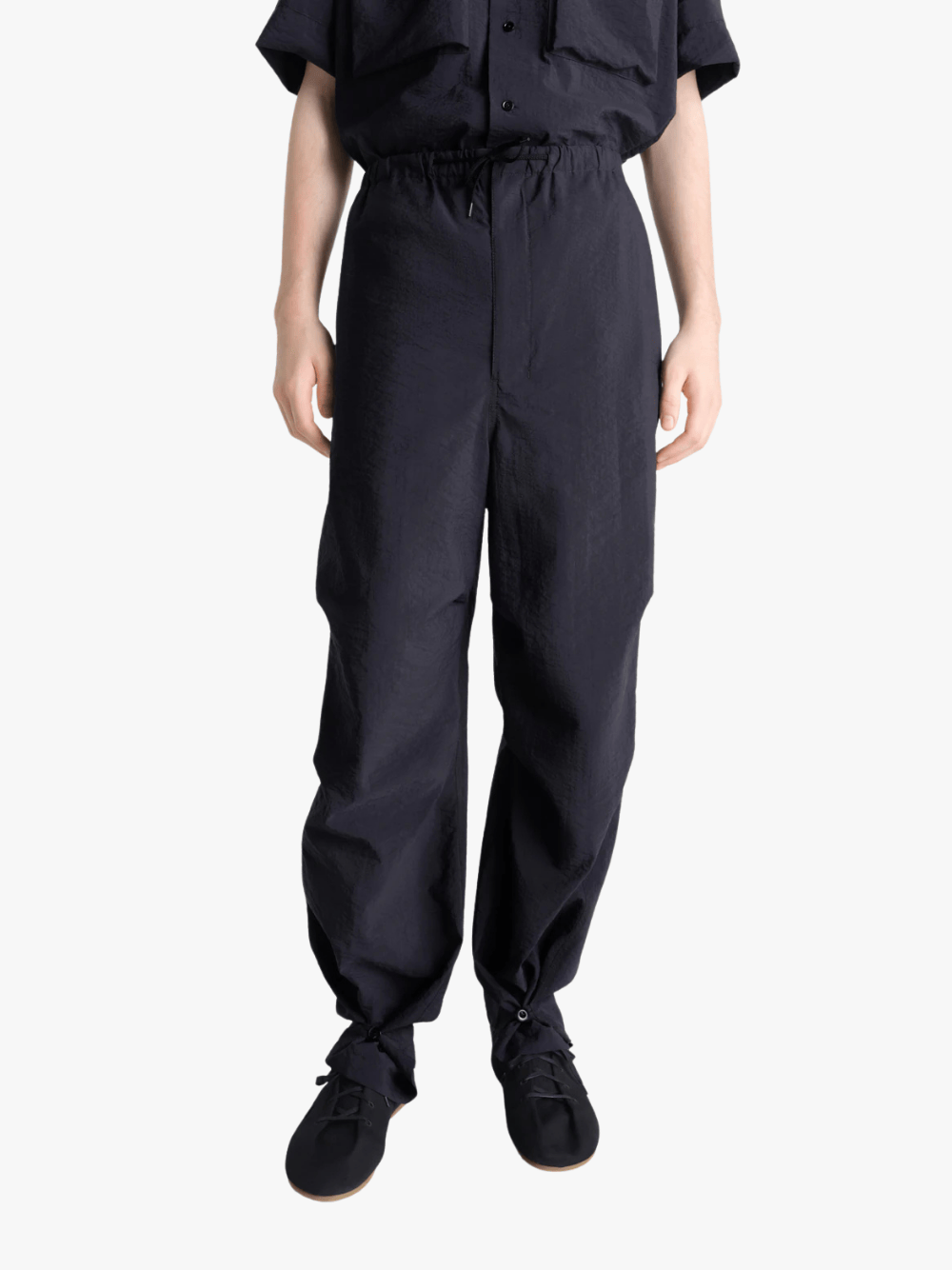 LEMAIRE Parachute Pants Washed Technical Cotton Squid Ink Herrenhose
