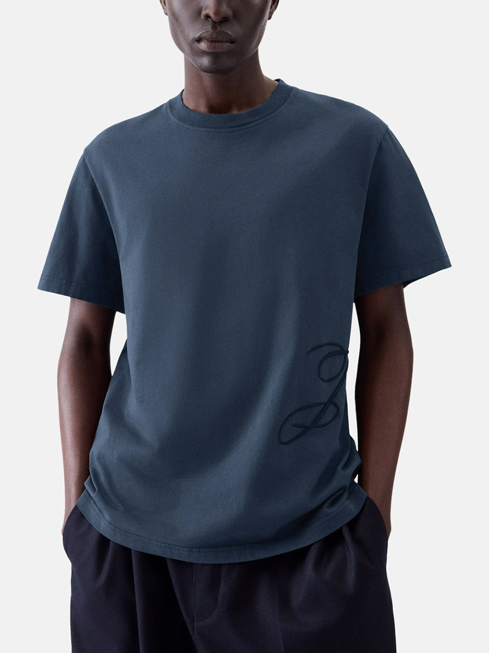 Jacquemus T-Shirt mit gesticktem Monogramm Navy Herren