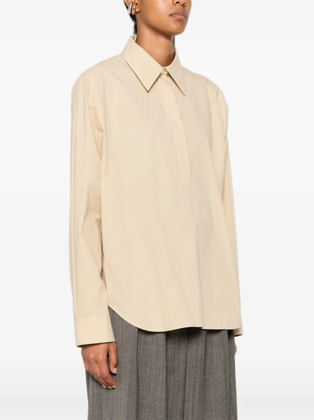 The Row Margan Langarmhemd mit abgerundetem Saum Sand Damen
