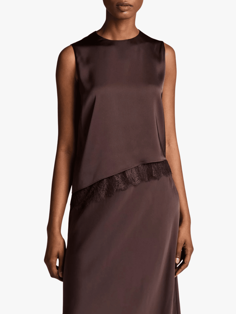 Vince Satin Top mit Spitzenbesatz und asymmetrischem Saum Iron Braun Damen